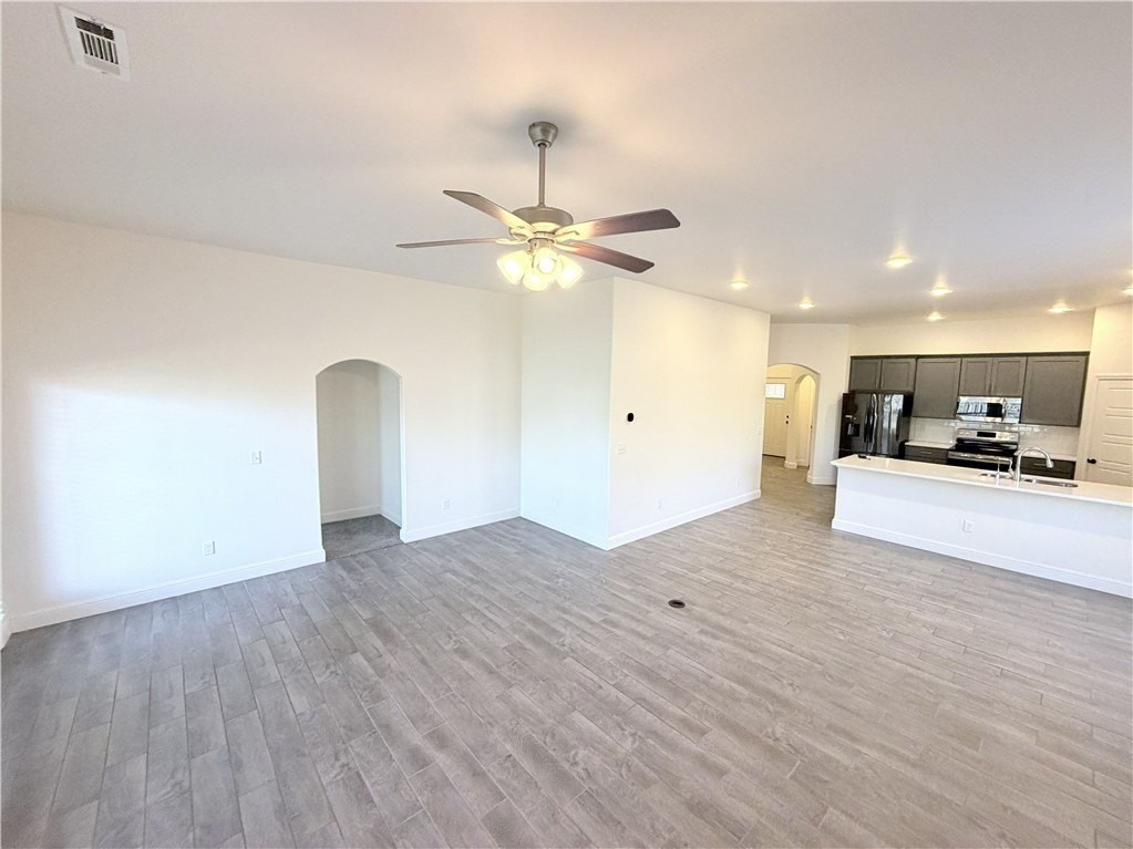 256 Hunt St - Photo 5 of 24
