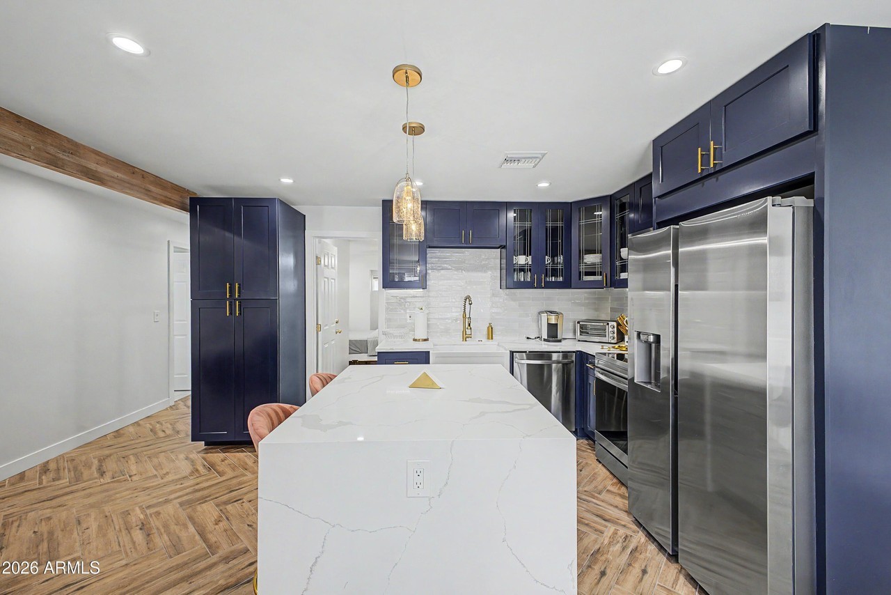 4601 N 73rd St #1 - Photo 5 of 36