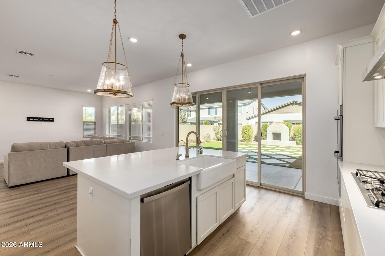 22632 E Saddle Way - Photo 3 of 38