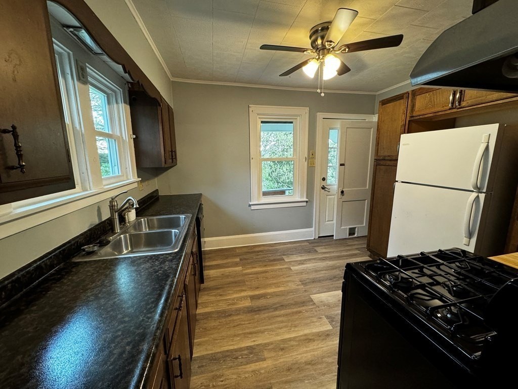1009 Central Avenue Ext - Photo 5 of 16