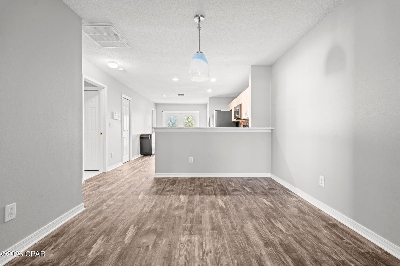 4 Park Pl - Photo 5 of 17