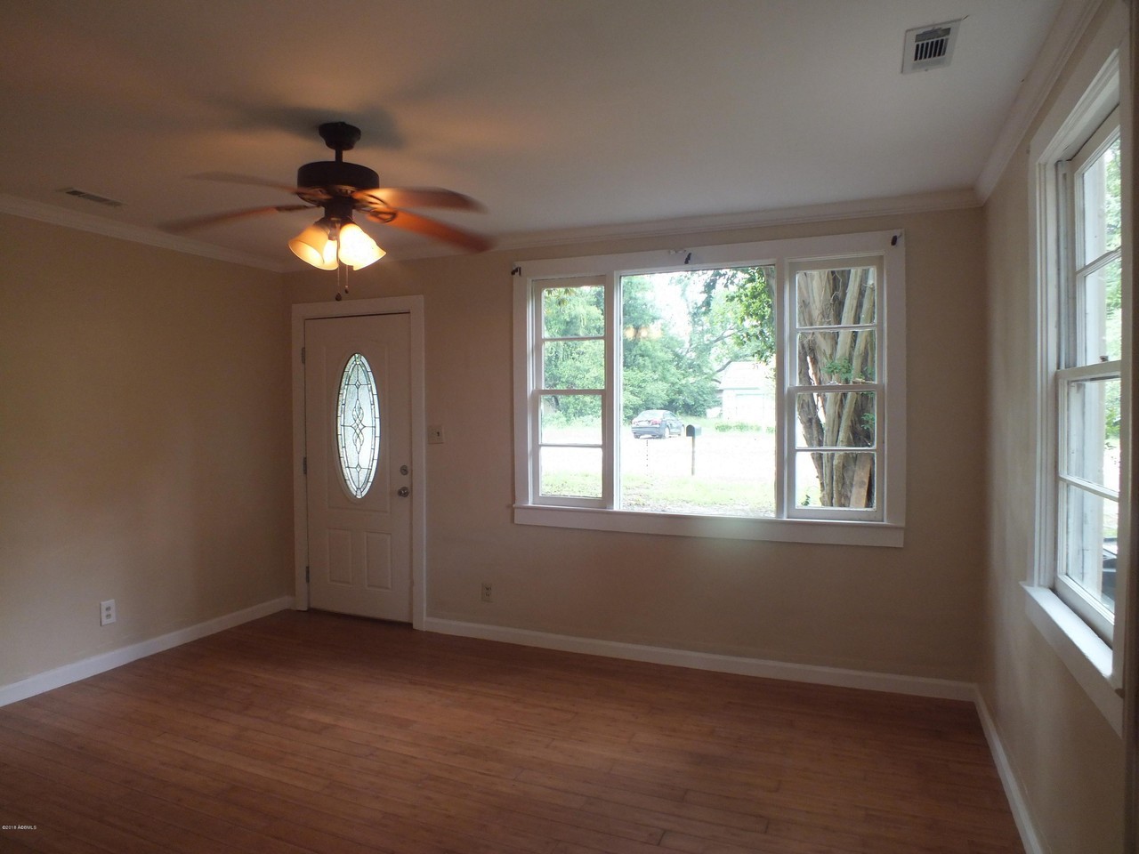 2906 Polk St - Photo 2 of 13