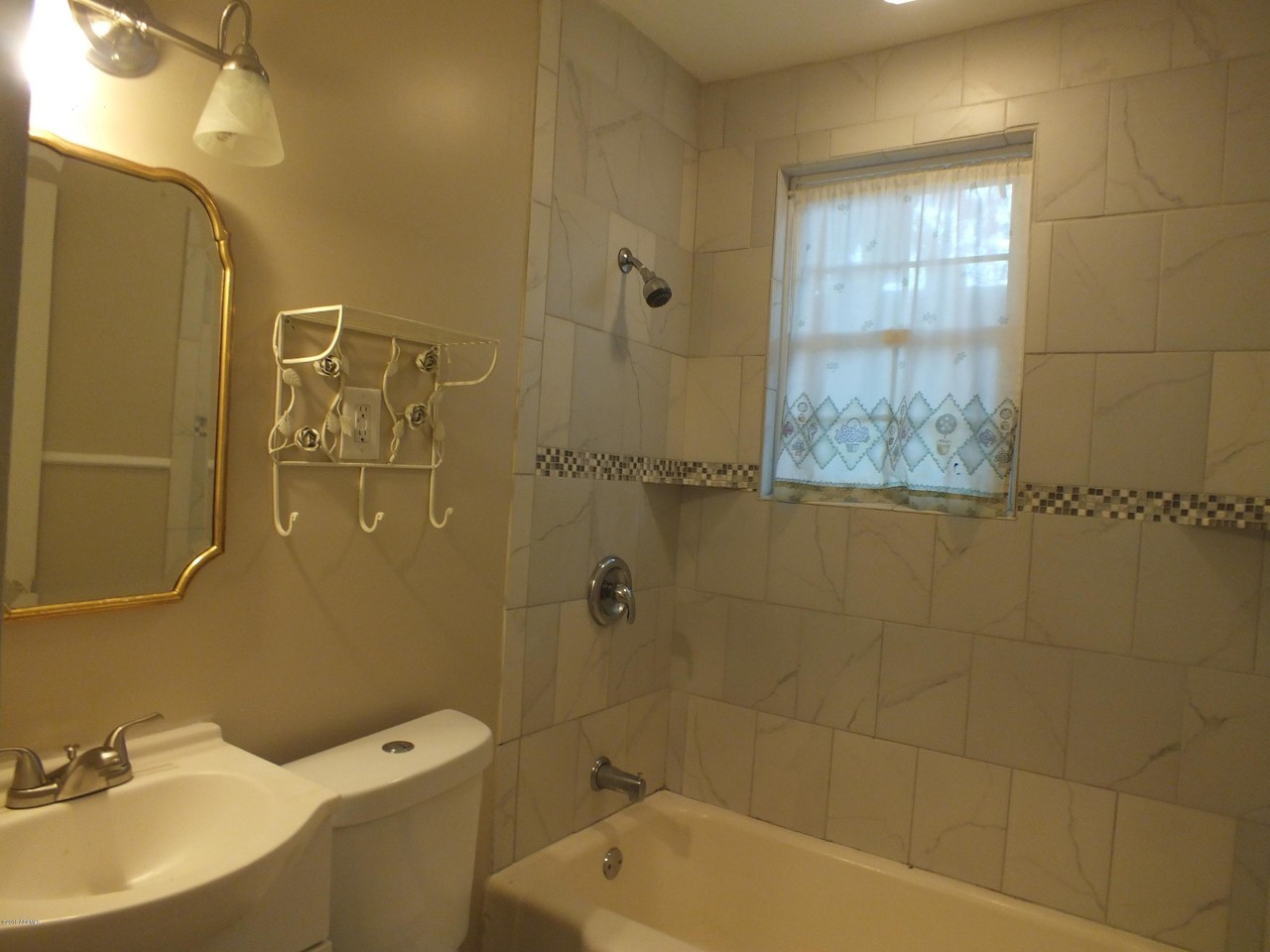 2906 Polk St - Photo 7 of 13