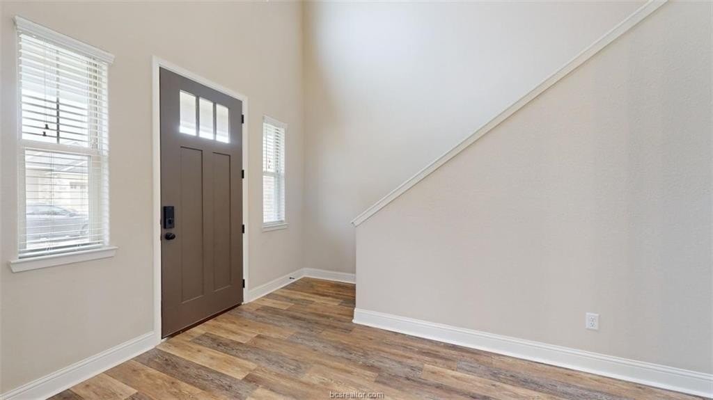 800 Mineral Wells Ln - Photo 6 of 39