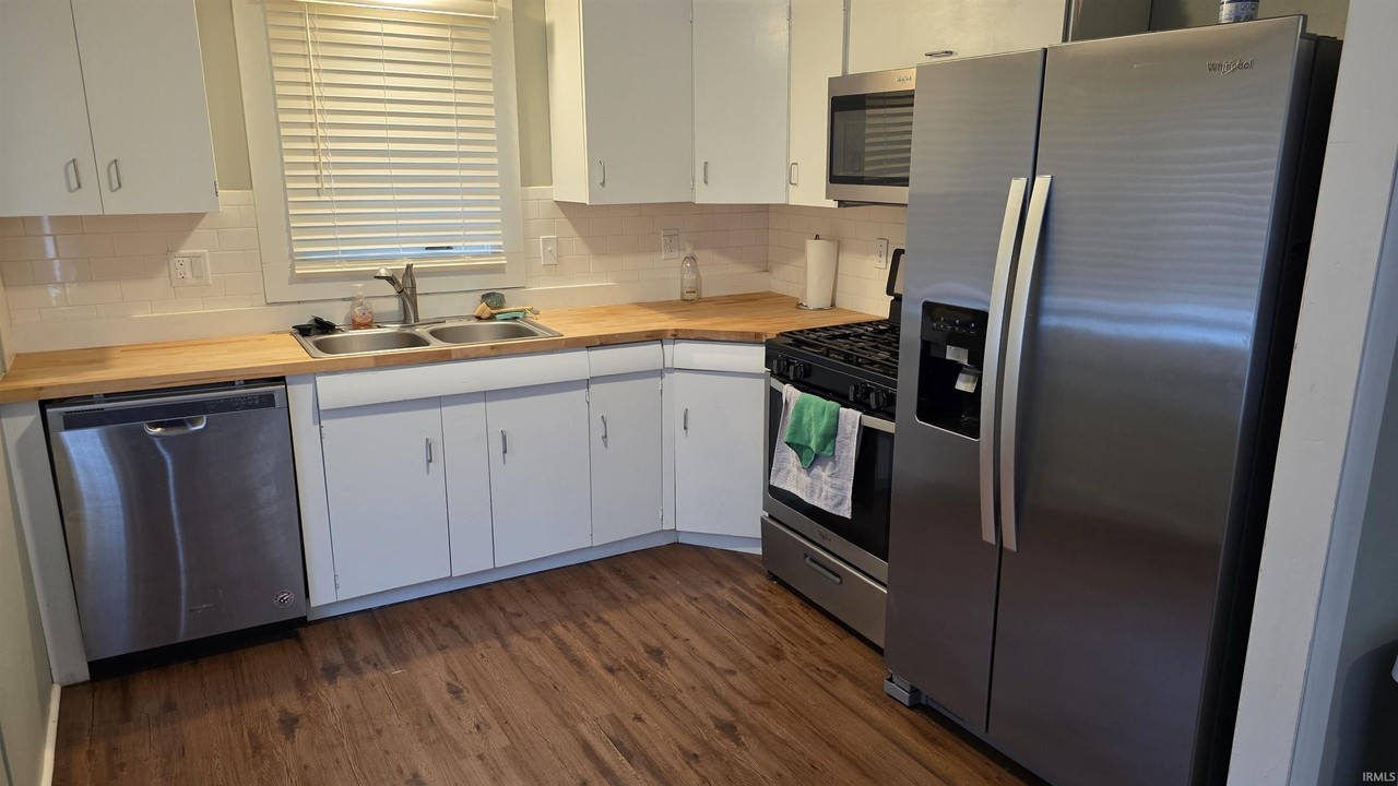 212 S Roosevelt St #1 - Photo 2 of 13