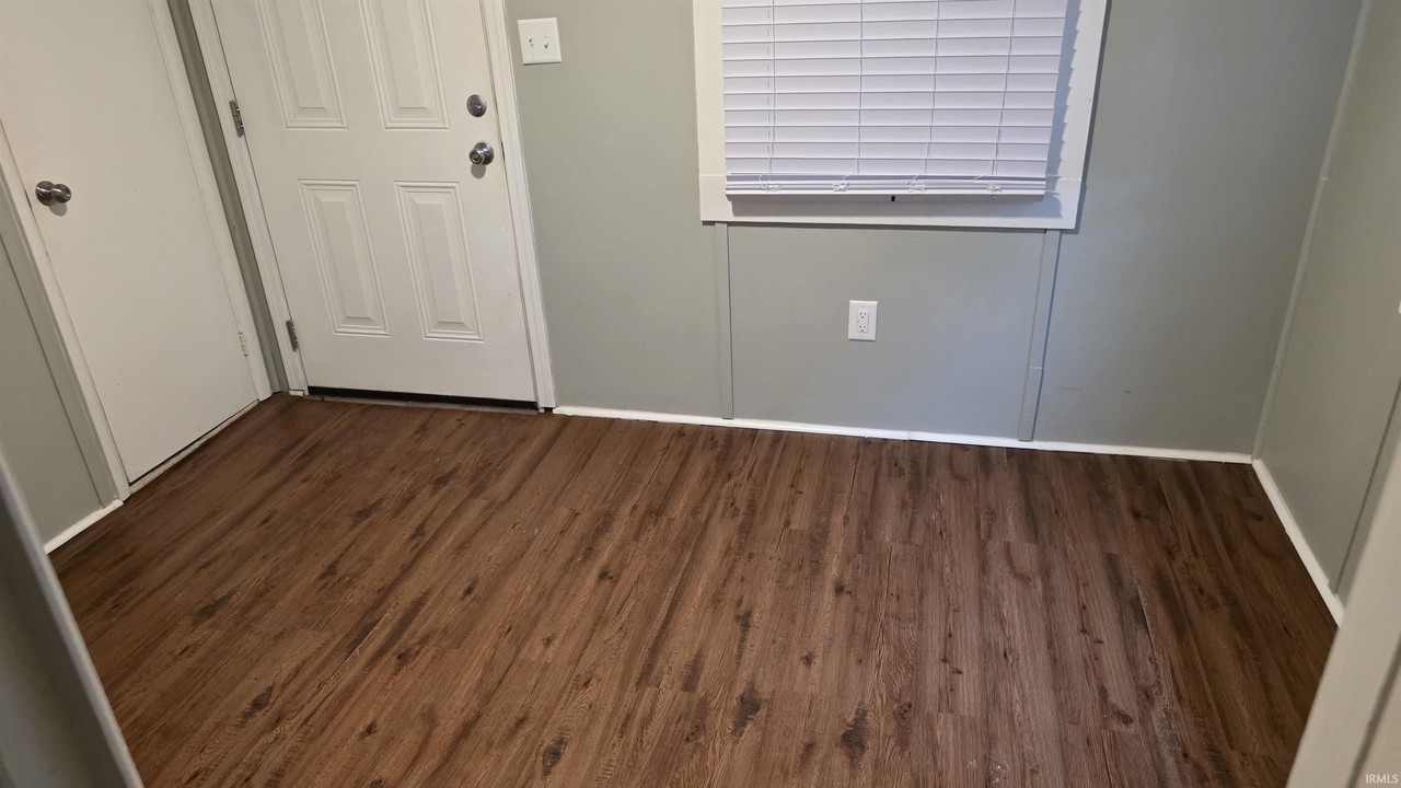 212 S Roosevelt St #1 - Photo 7 of 13