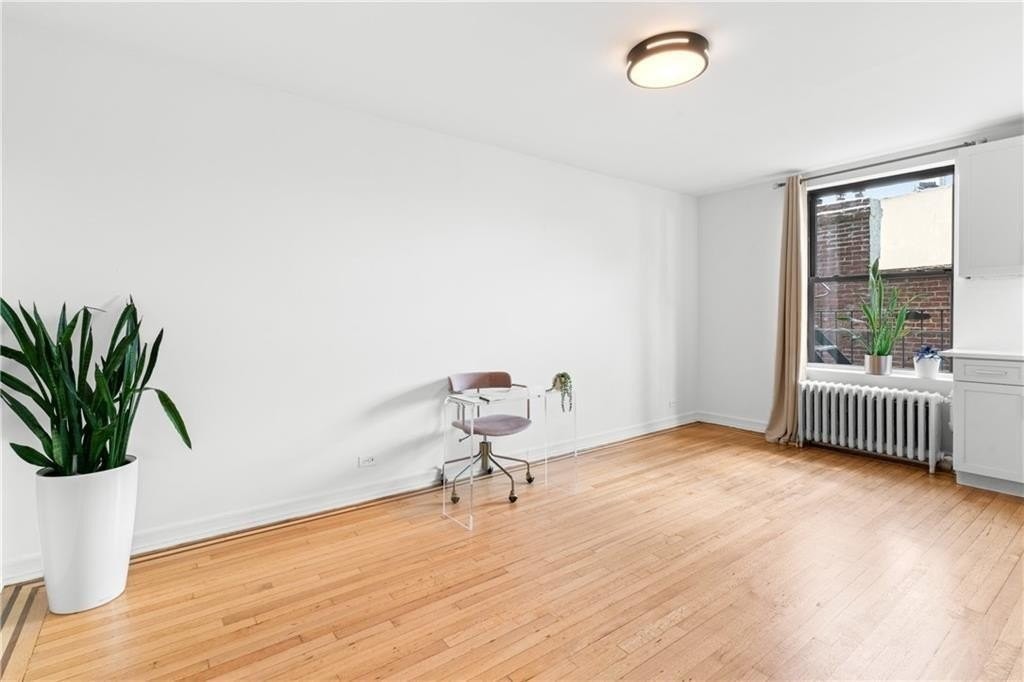 300 8th Ave #4N - Photo 3 of 4