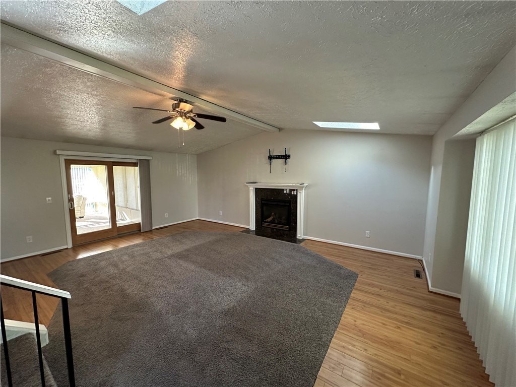 497 Crosby Ln - Photo 3 of 23
