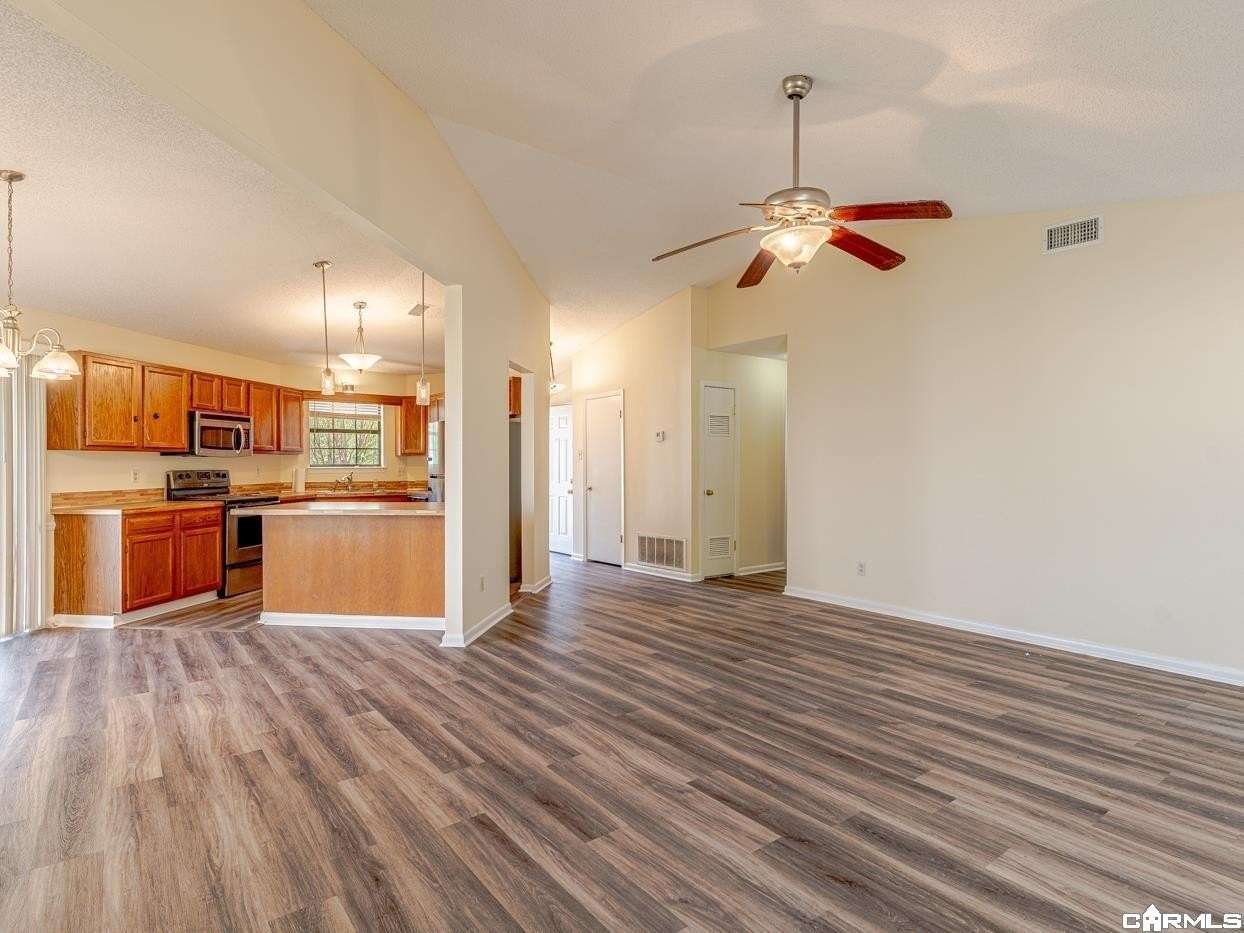 13900 Wimbledon Loop - Photo 5 of 22