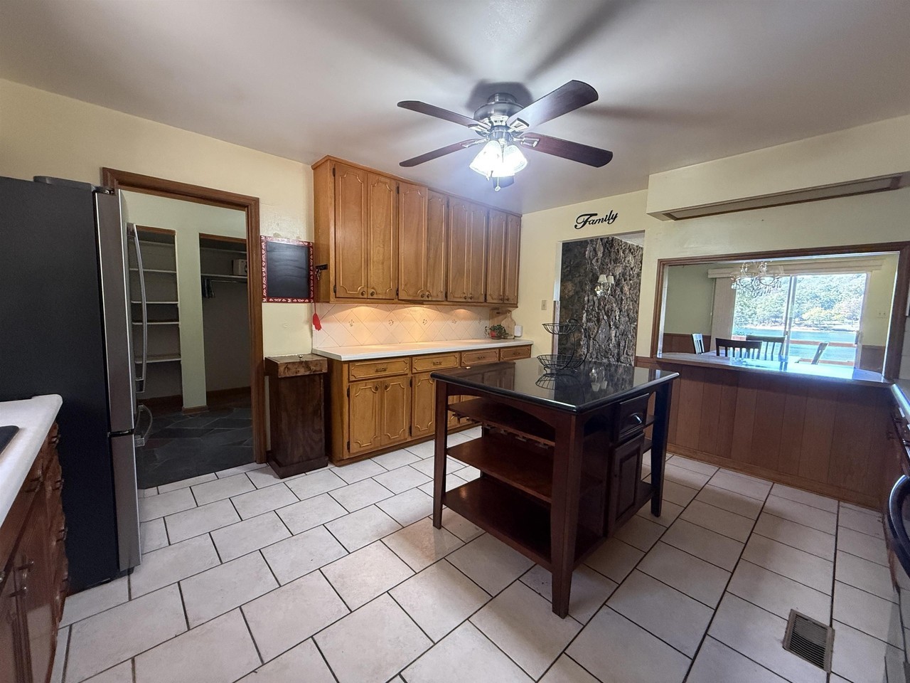 129 Iroquois Dr - Photo 3 of 28