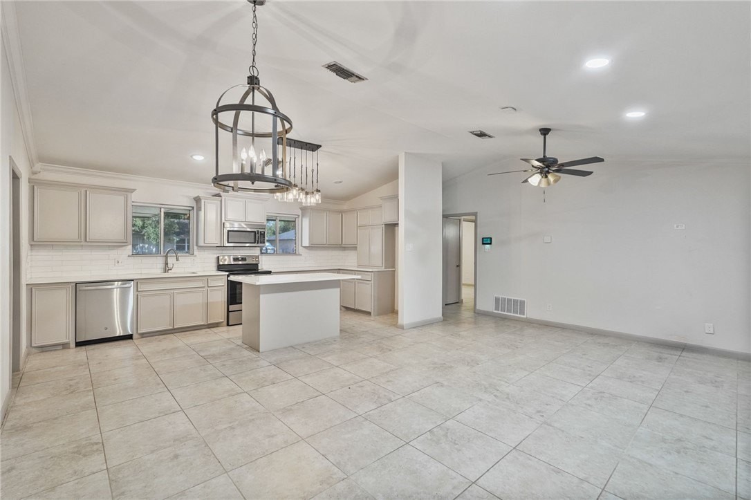 4809 River View Trl - Photo 7 of 33