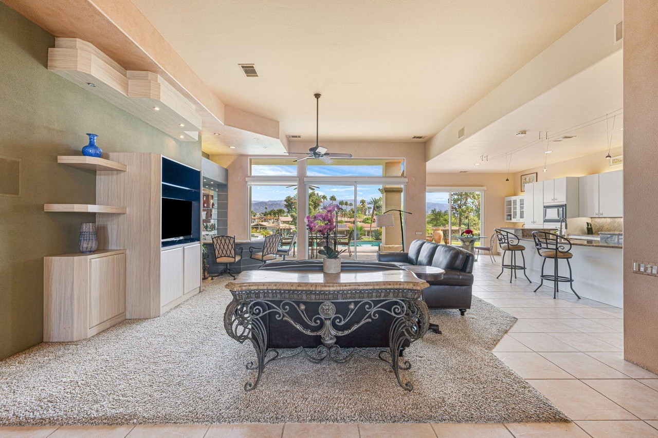 42780 Caballeros Dr - Photo 7 of 36