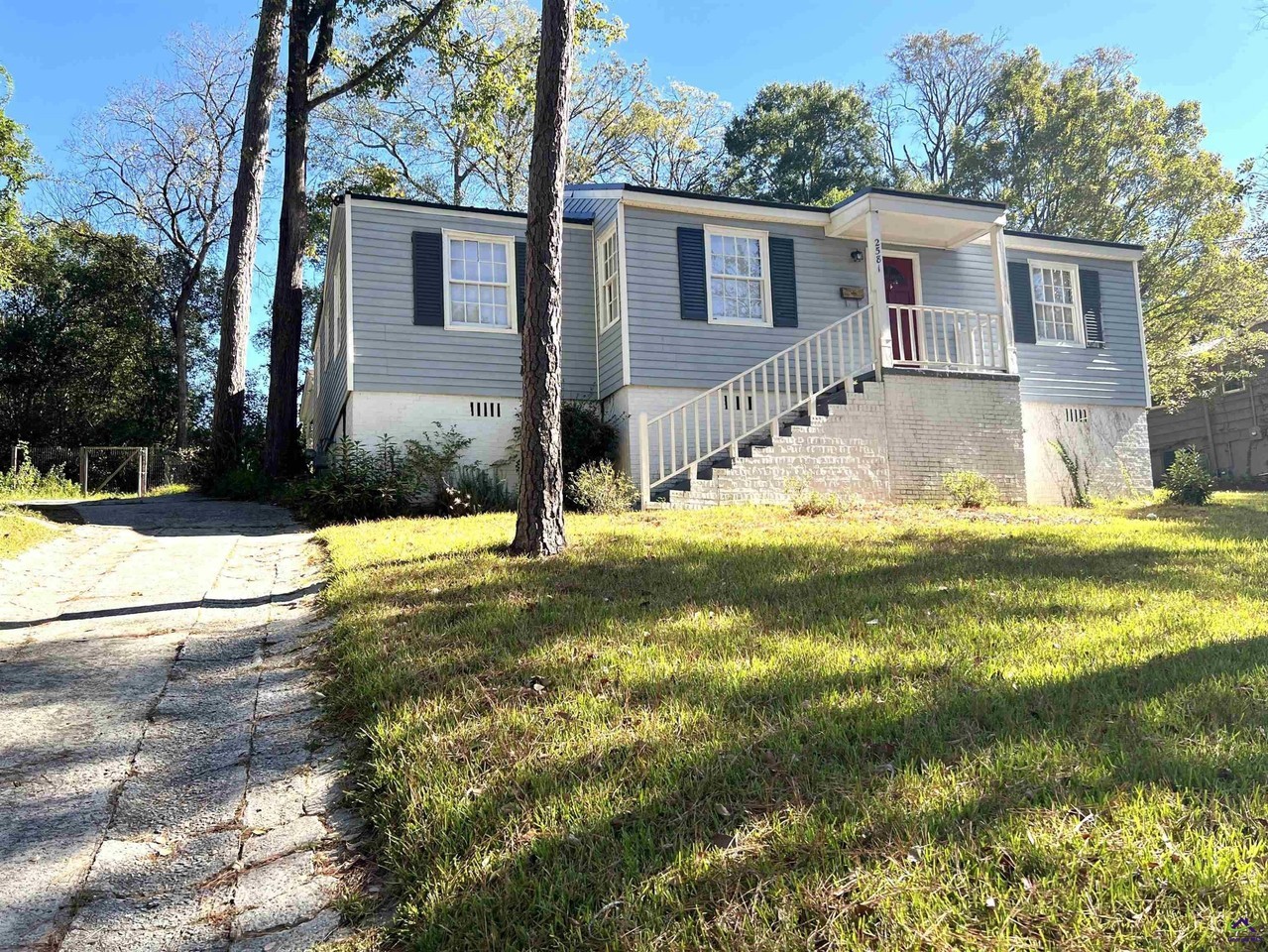 2581 Old Holton Rd - Photo 3 of 35