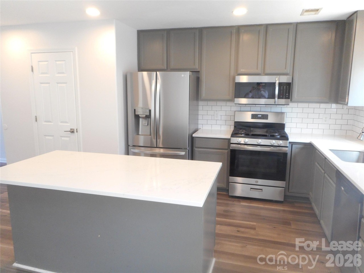 8416 Backer Ln - Photo 4 of 26