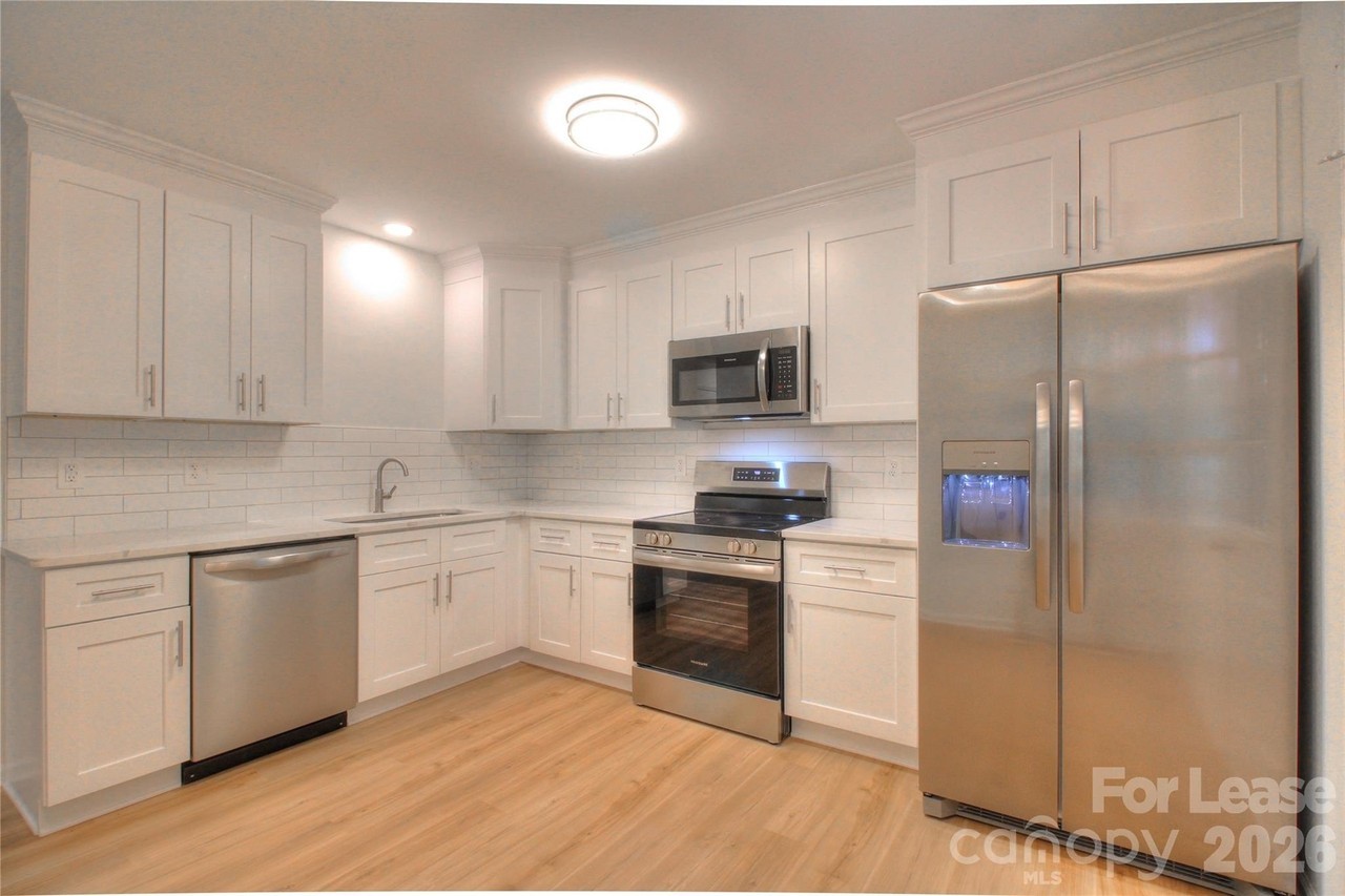 623 Olin Dr - Photo 3 of 20