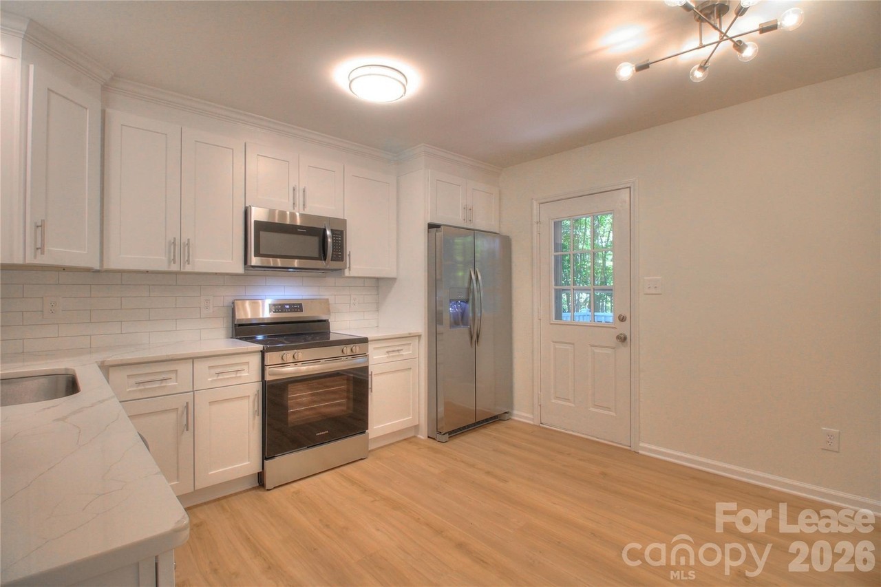 623 Olin Dr - Photo 5 of 20