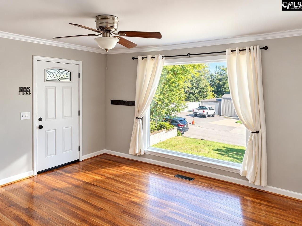 1033 Westhaven Dr - Photo 6 of 38
