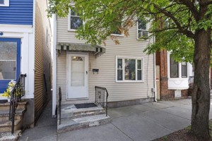 featured image of 3064 6th Ave