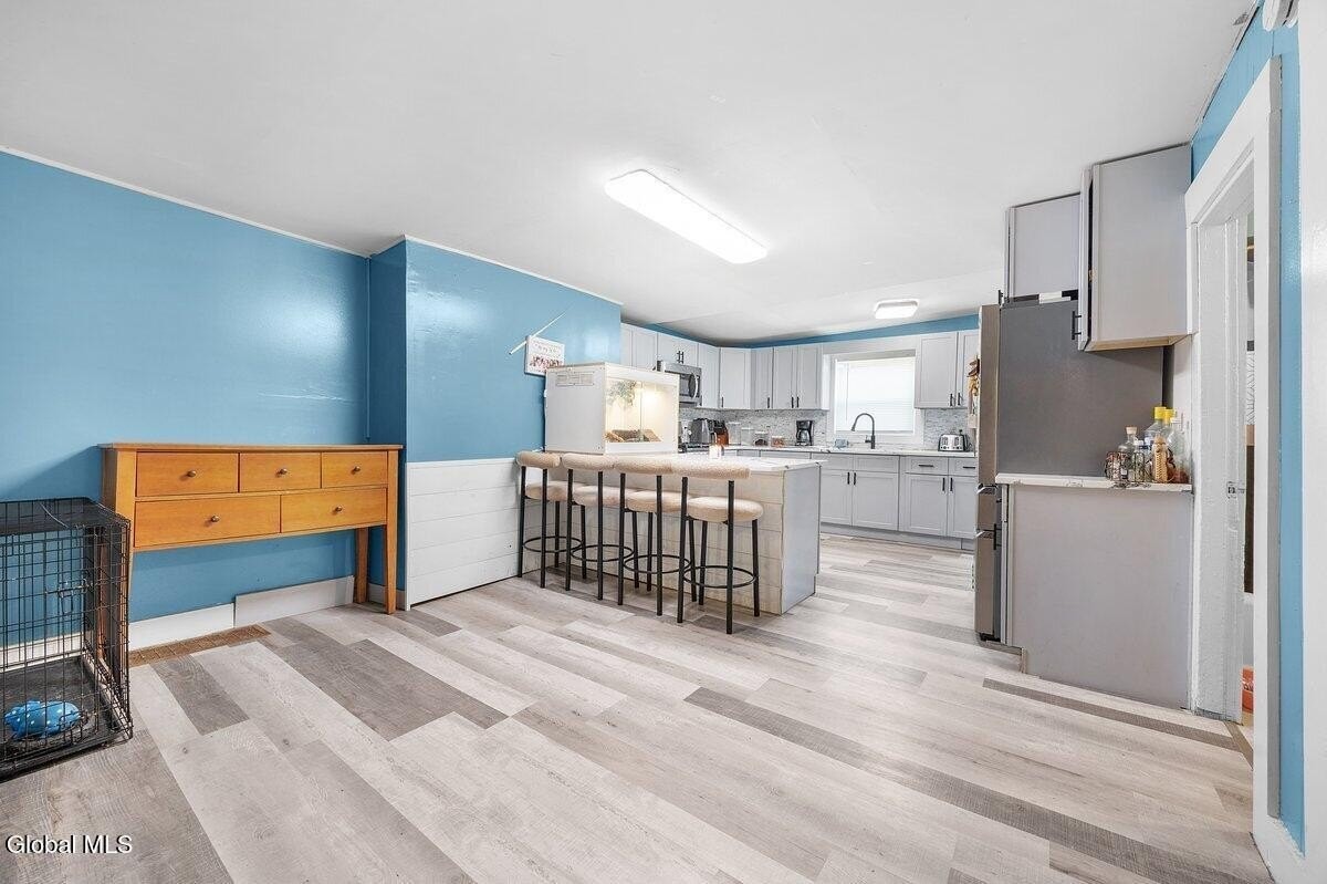 3064 6th Ave - Photo 5 of 19