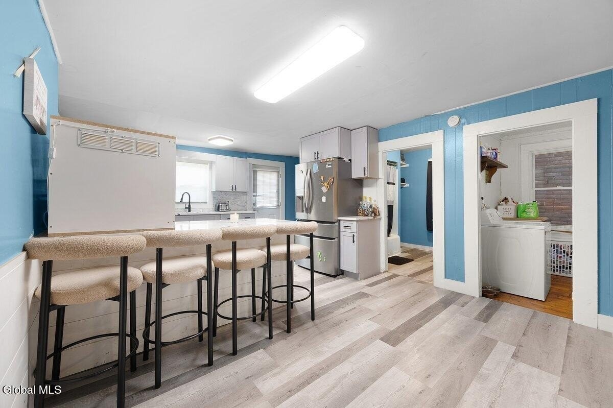 3064 6th Ave - Photo 6 of 19