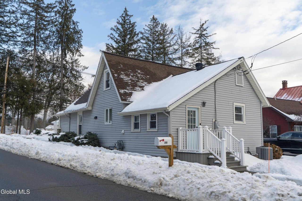 288 Church St - Photo 3 of 26