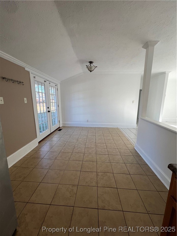 1443 Strickland Bridge Rd - Photo 6 of 10
