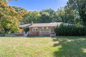 featured image of 1892 Bells Ferry Rd