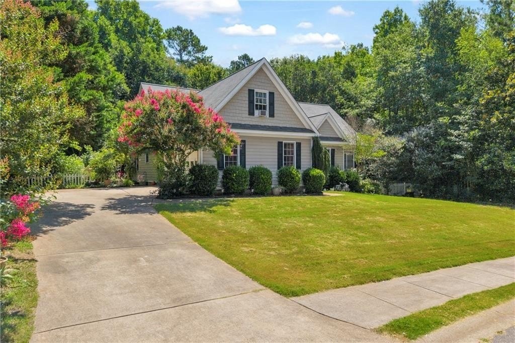 905 Daisy Ln - Photo 2 of 35