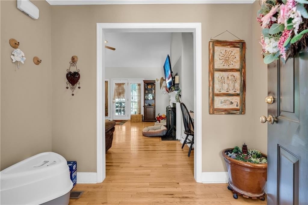905 Daisy Ln - Photo 5 of 35