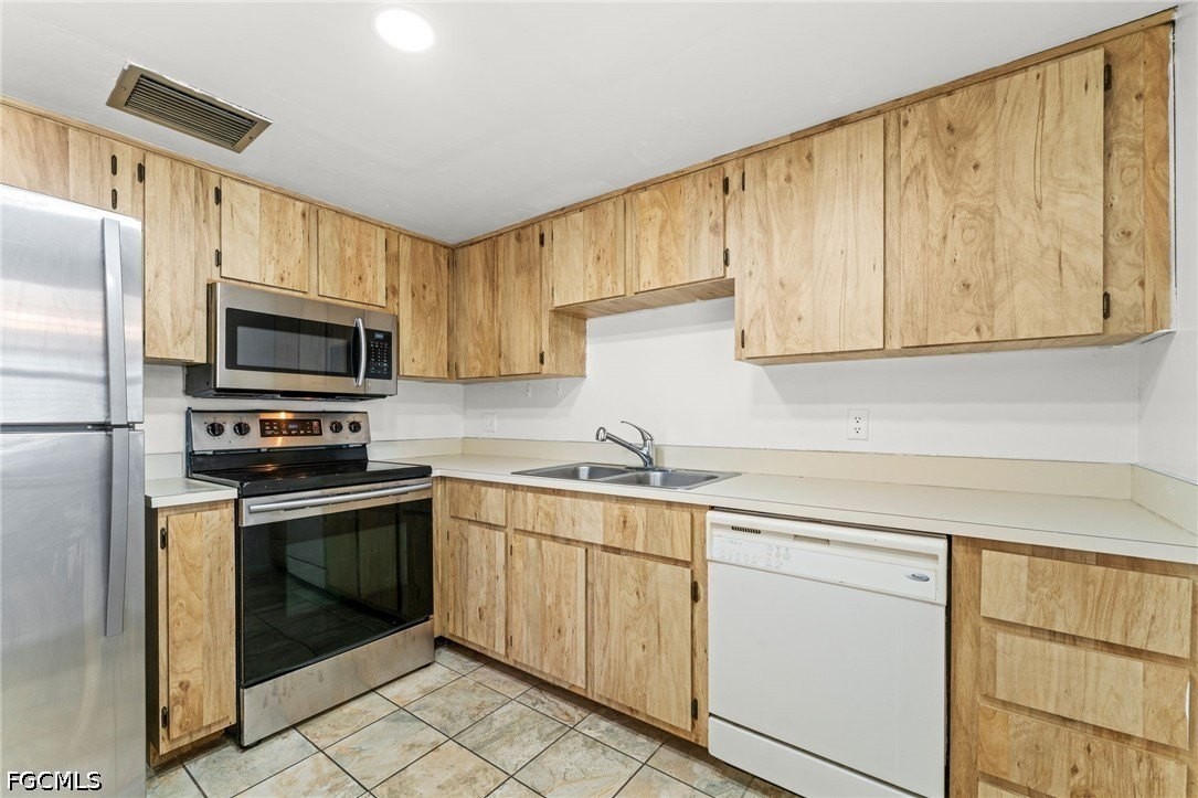 6142 Whiskey Creek Dr #611 - Photo 2 of 29