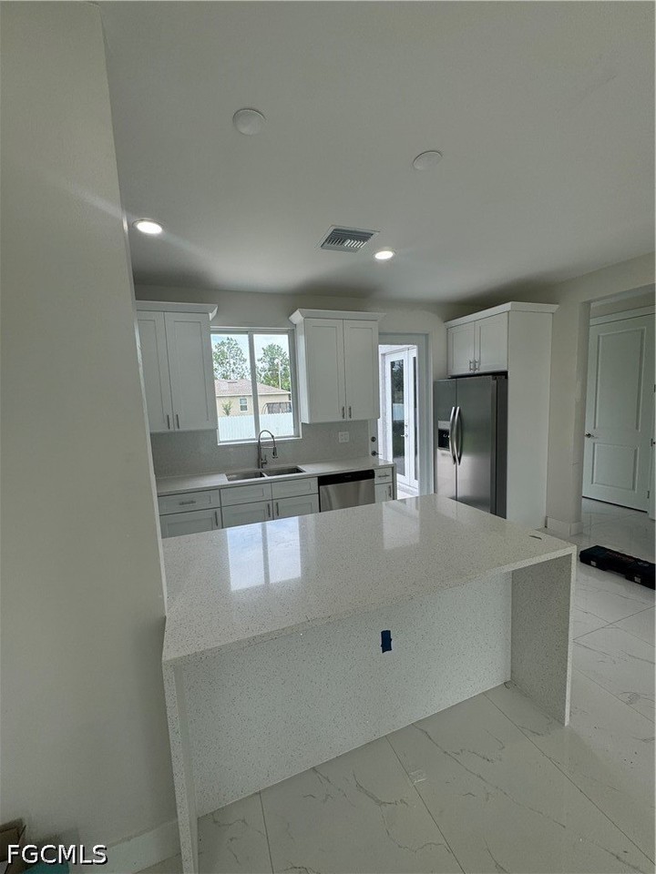55 Colin Ave S - Photo 7 of 17