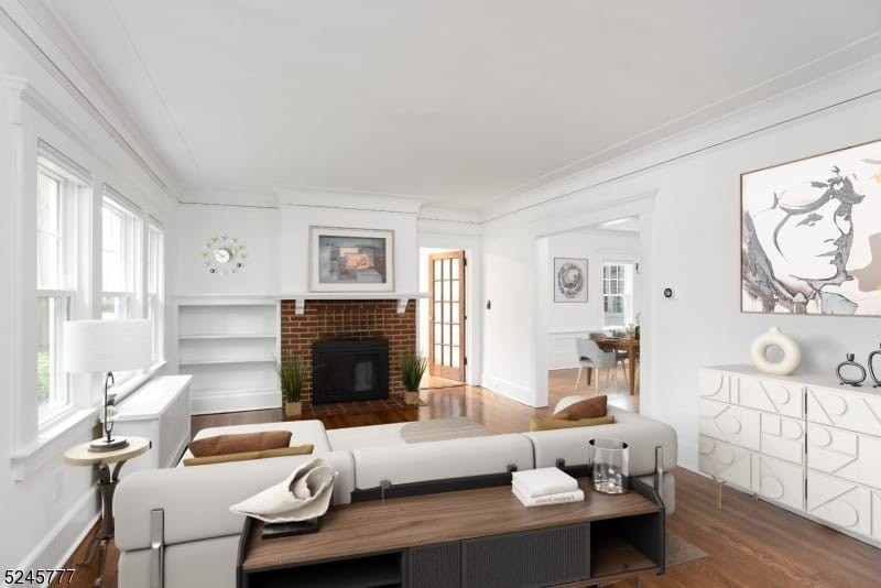 240 Park St - Photo 6 of 32