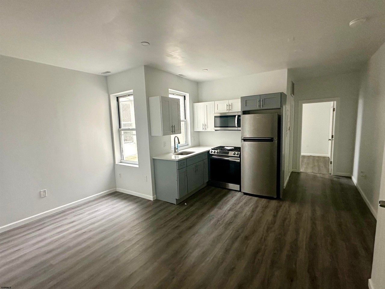 225 Atlantic Ave - Photo 3 of 27