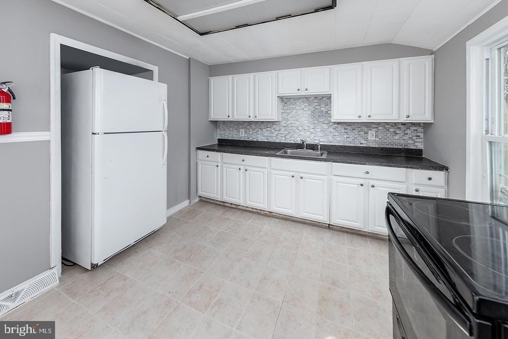 108 Eighth St - Photo 5 of 20