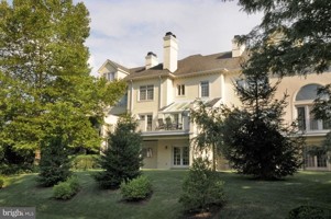 featured image of 738 Canterbury Ln