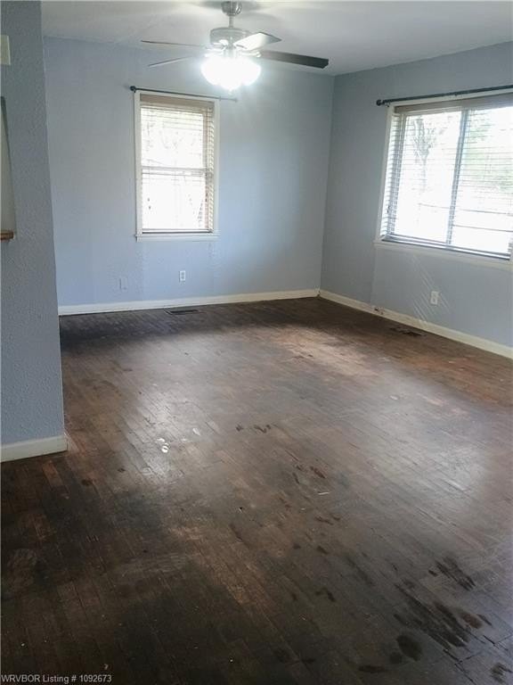 414 Poplar St - Photo 2 of 11