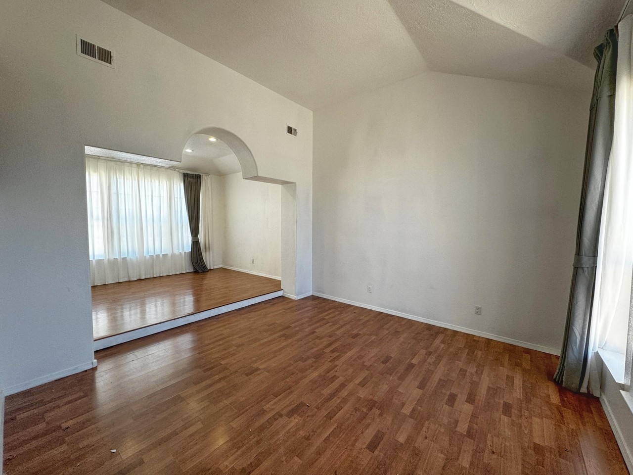 8704 Oakcrest Pl Nw - Photo 5 of 47