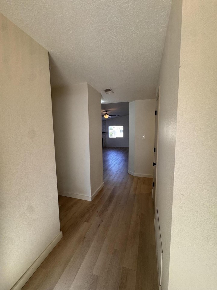 11601 Medicine Bow Pl Se - Photo 2 of 24