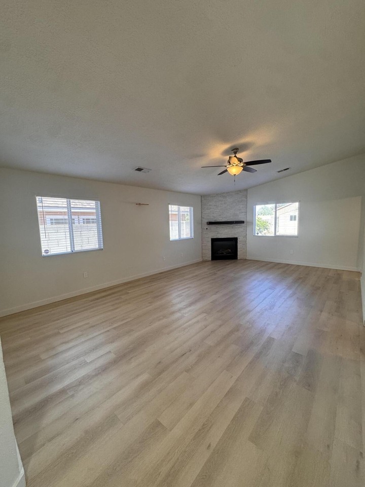 11601 Medicine Bow Pl Se - Photo 3 of 24