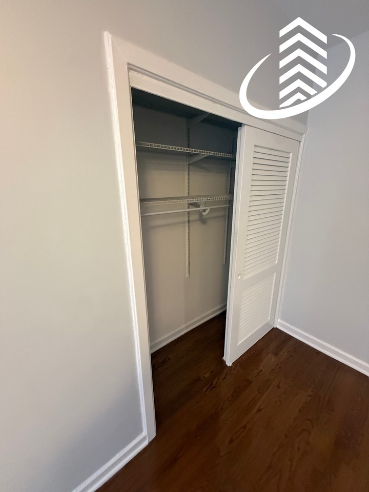 422 W Melrose St #422-810 - Photo 5 of 17