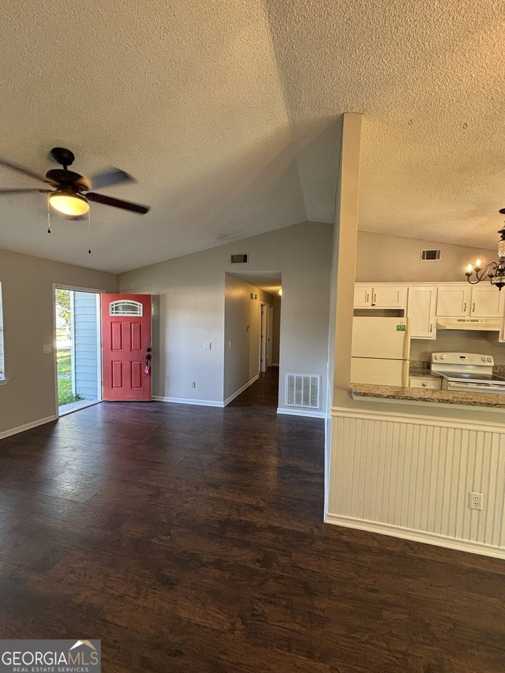 128 Ash Ct - Photo 5 of 30