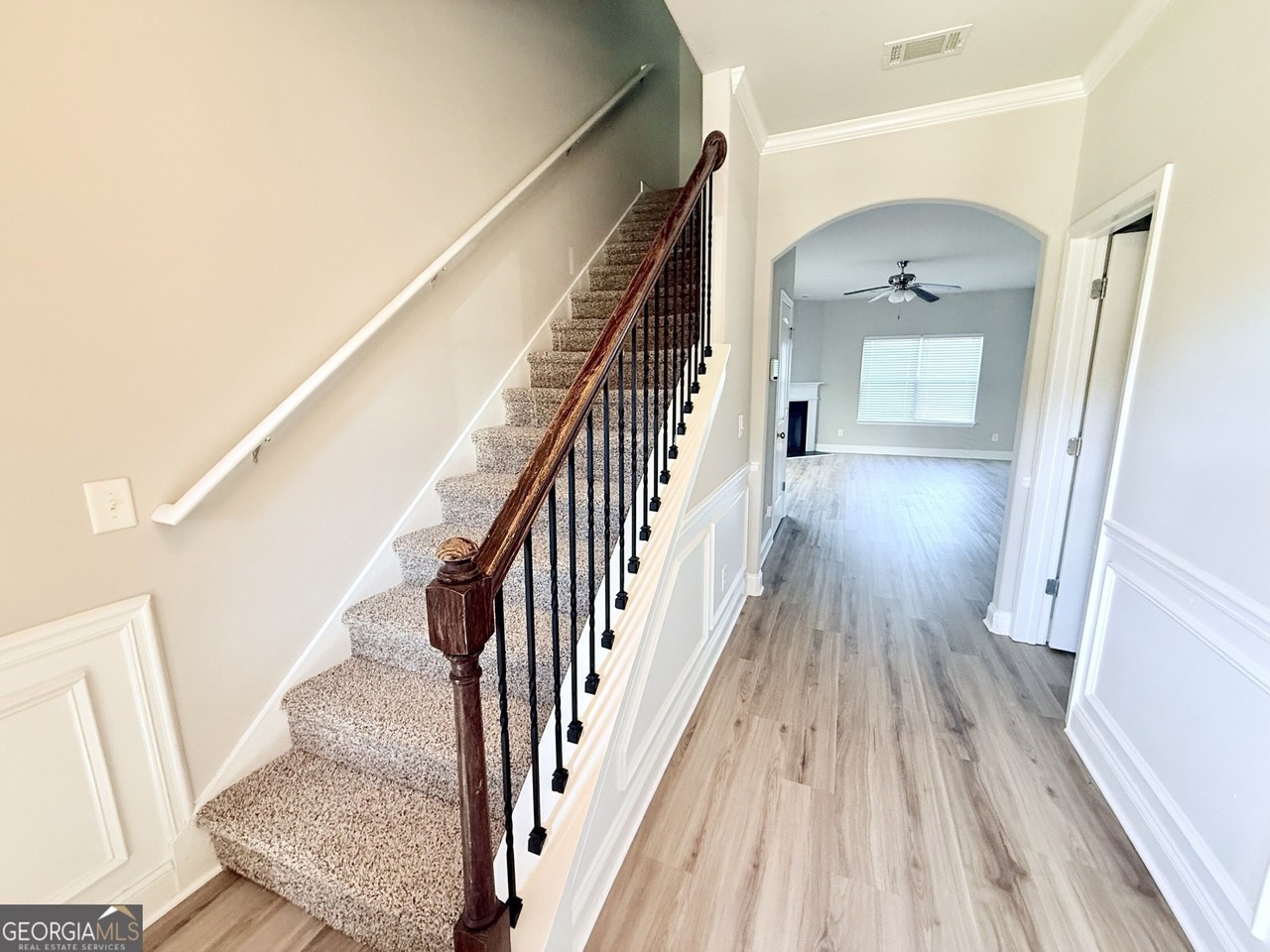 116 Leland Ln - Photo 2 of 16