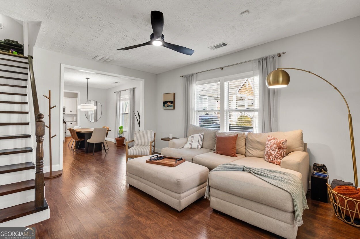 1387 Avon Ave Sw - Photo 3 of 35