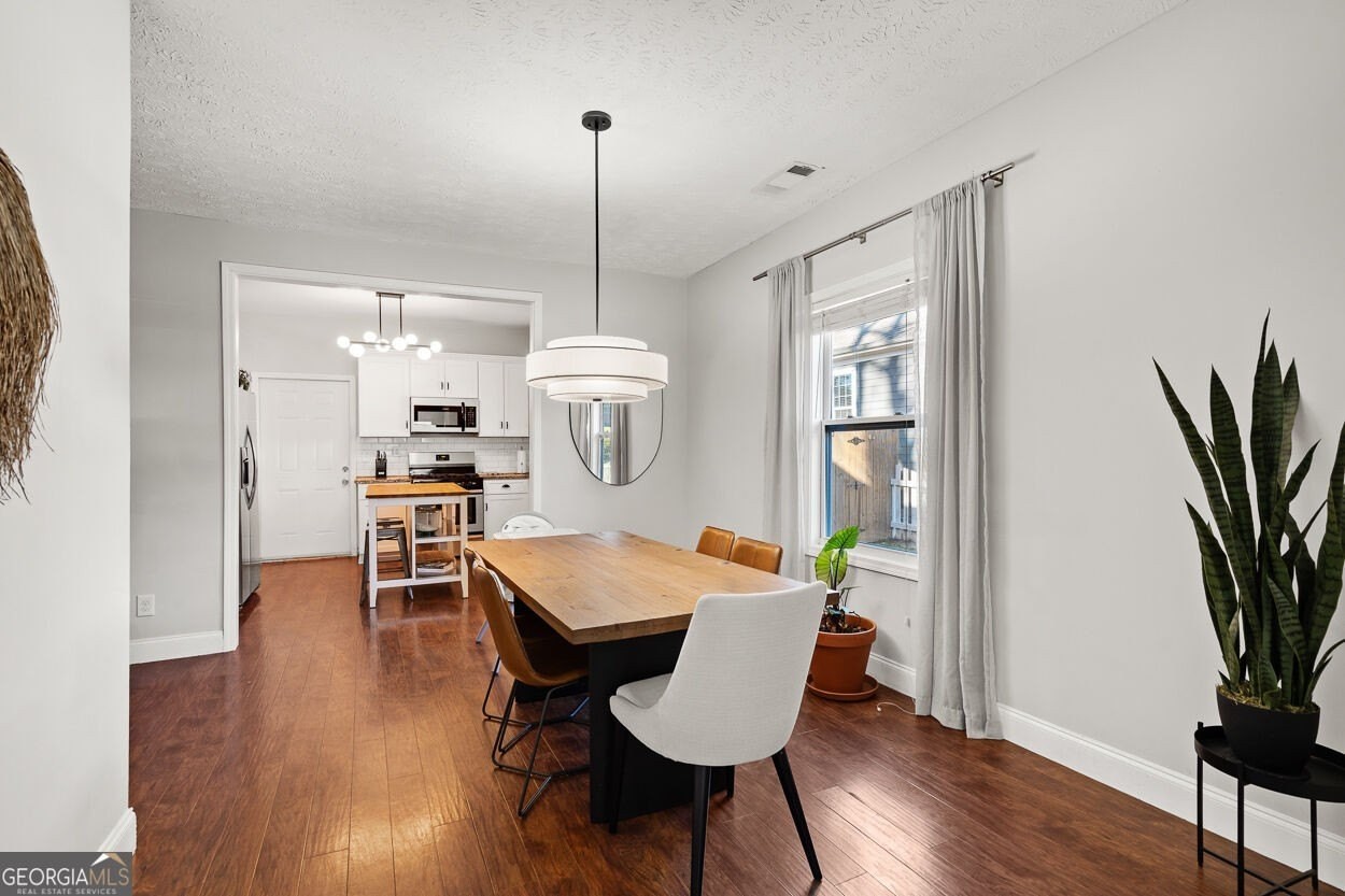 1387 Avon Ave Sw - Photo 7 of 35