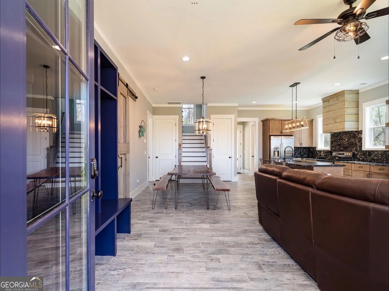 2119 Star Creek Rd - Photo 2 of 32