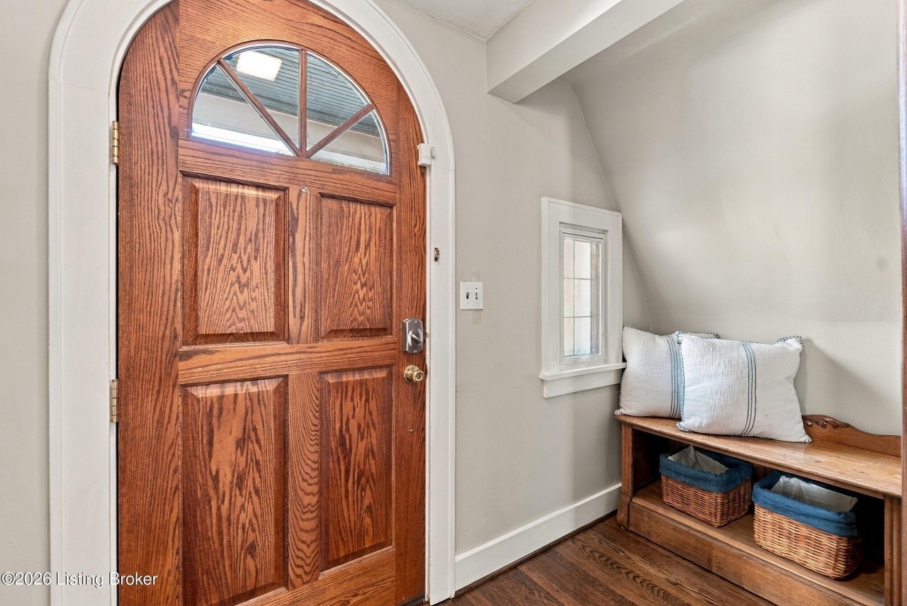 1208 Larue Ave - Photo 2 of 46