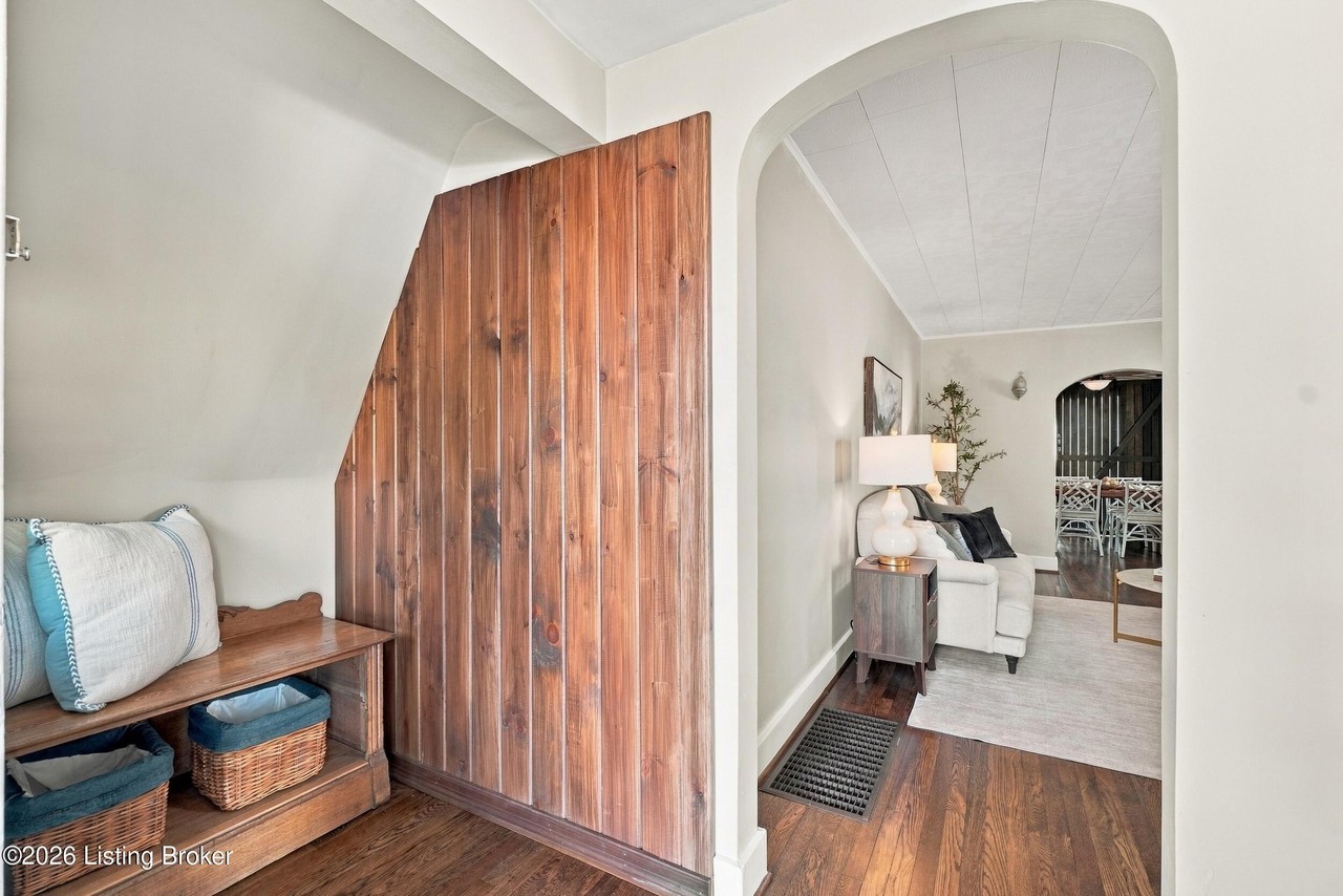 1208 Larue Ave - Photo 3 of 46