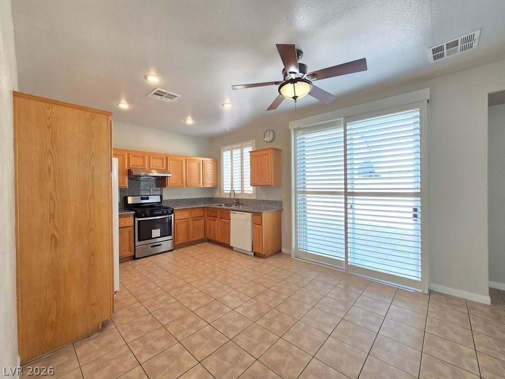 8468 Regal Hills Ct - Photo 6 of 22