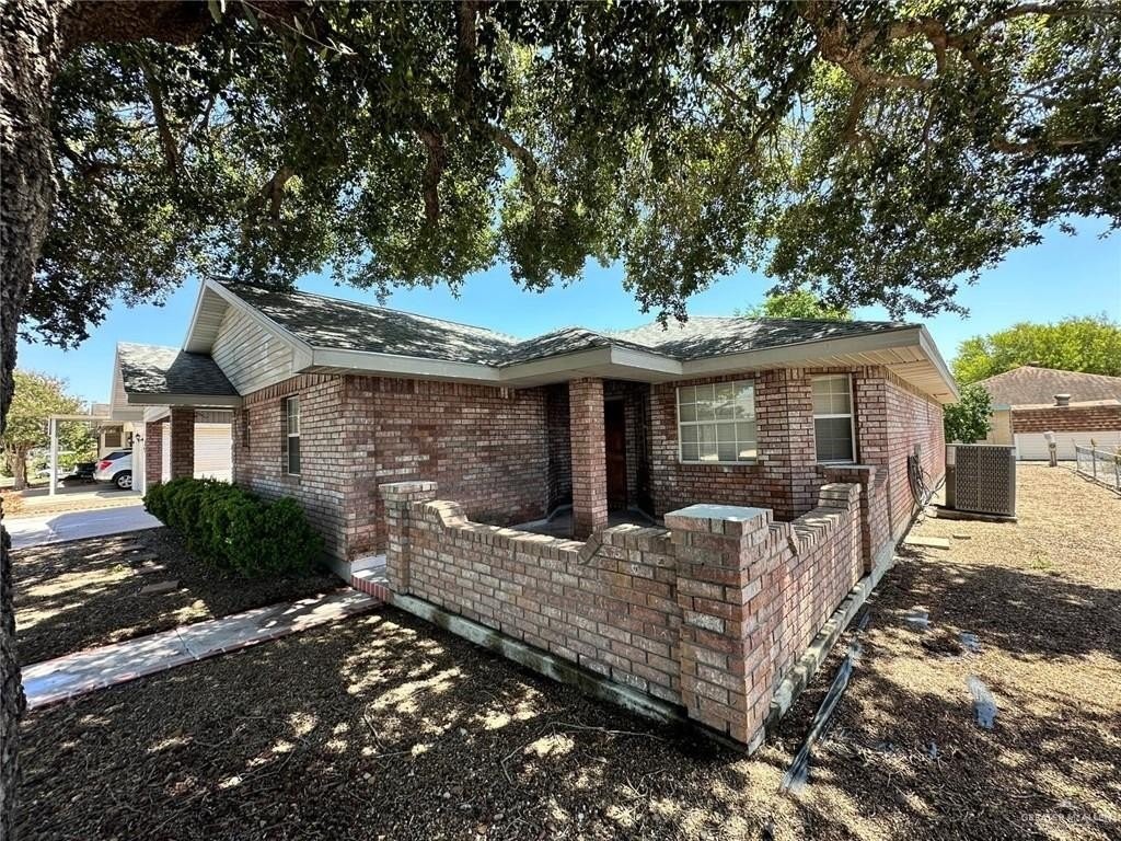 413 Sagittarius St - Photo 2 of 30
