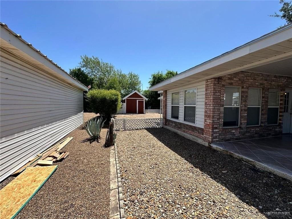 413 Sagittarius St - Photo 6 of 30